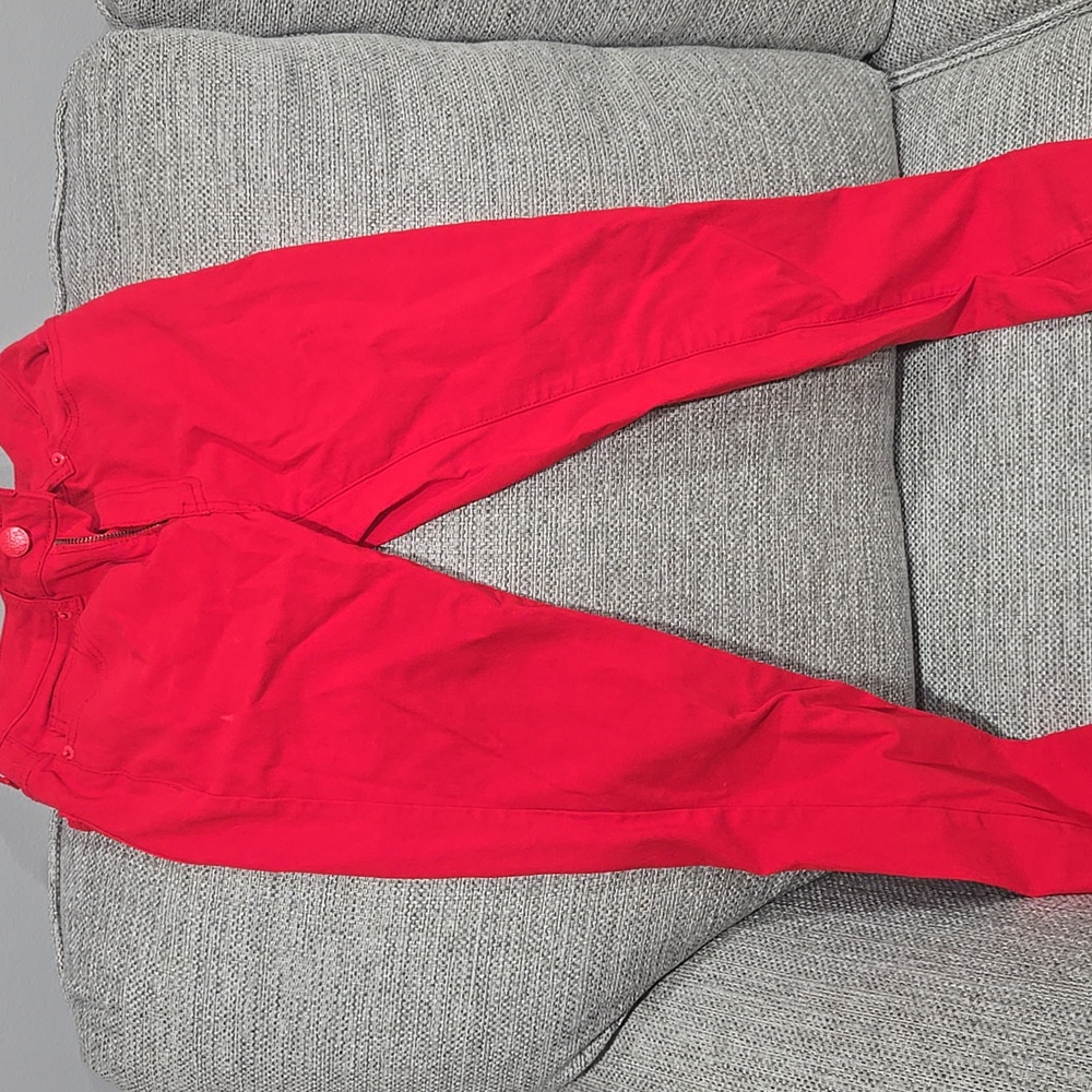 Hybrid & Company Bold Red Apparel